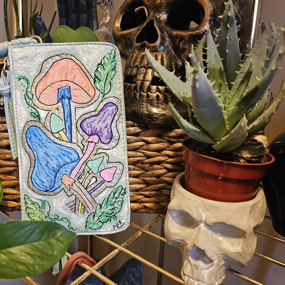 Shroom stash wristlet